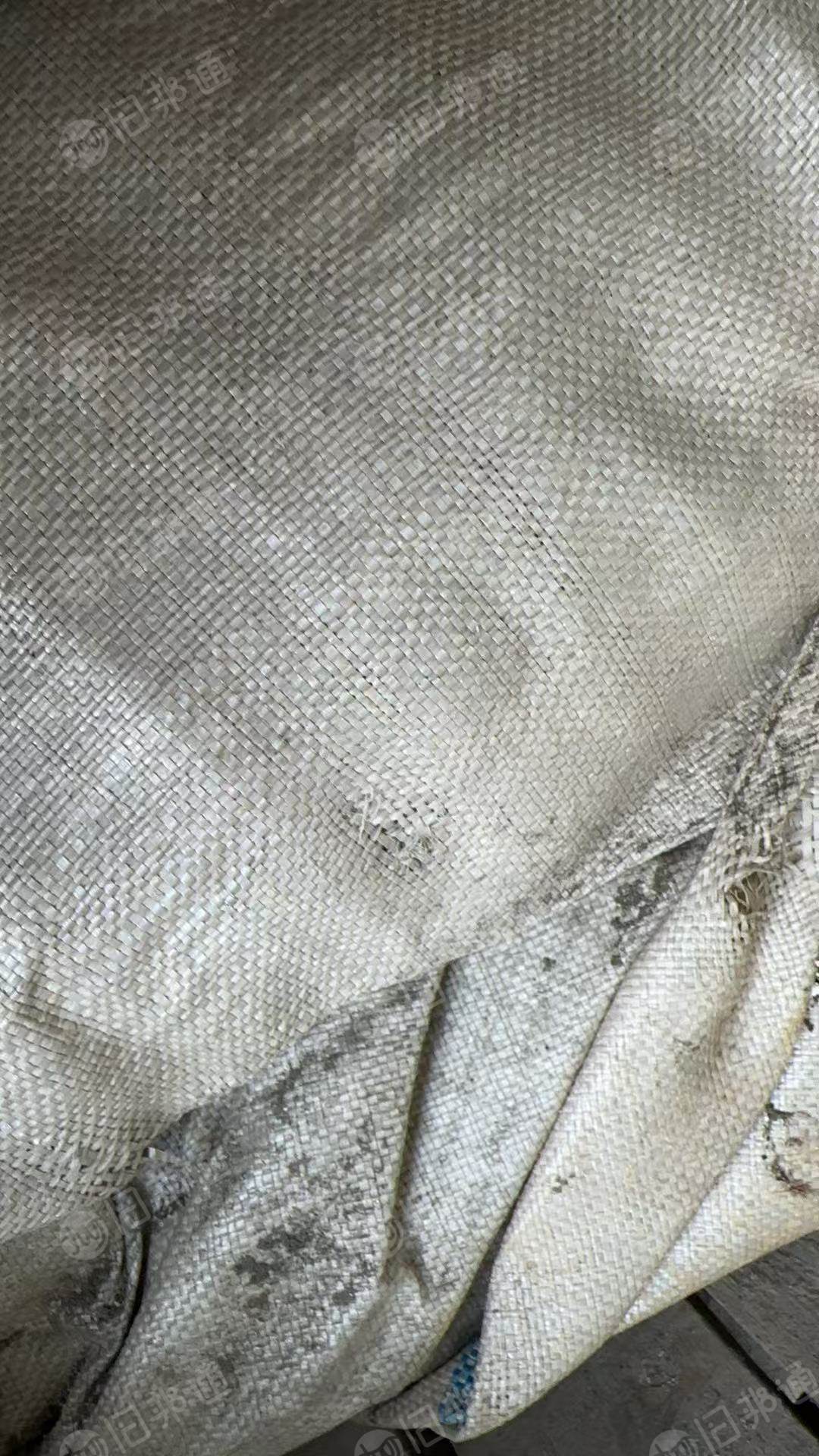 长期出售涤纶袋子，进口装羊毛下来的，非常结实，可以二次利用也可以造粒，现货5000个袋子左右