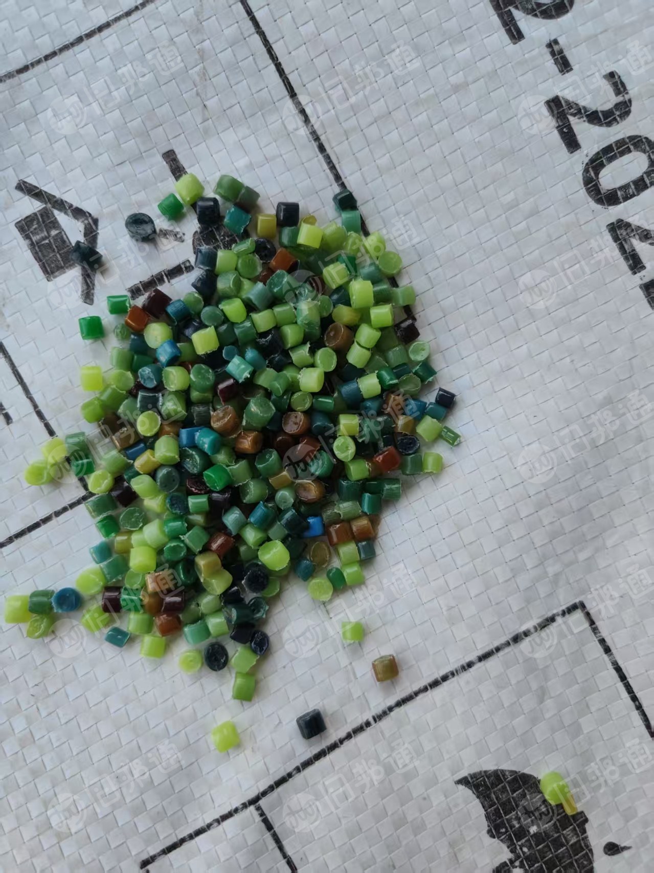 出售高压颗粒，自封袋花高压颗粒，过80目，吹膜用