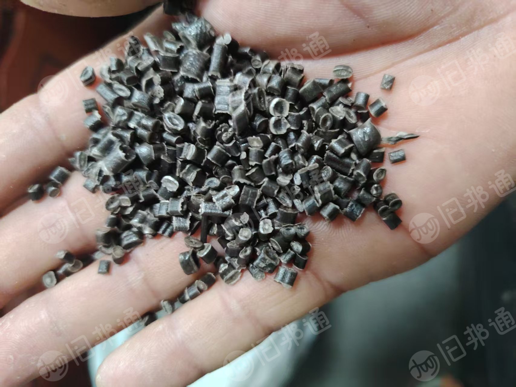 出售pp皮革膜颗粒，过60目的，月供100吨