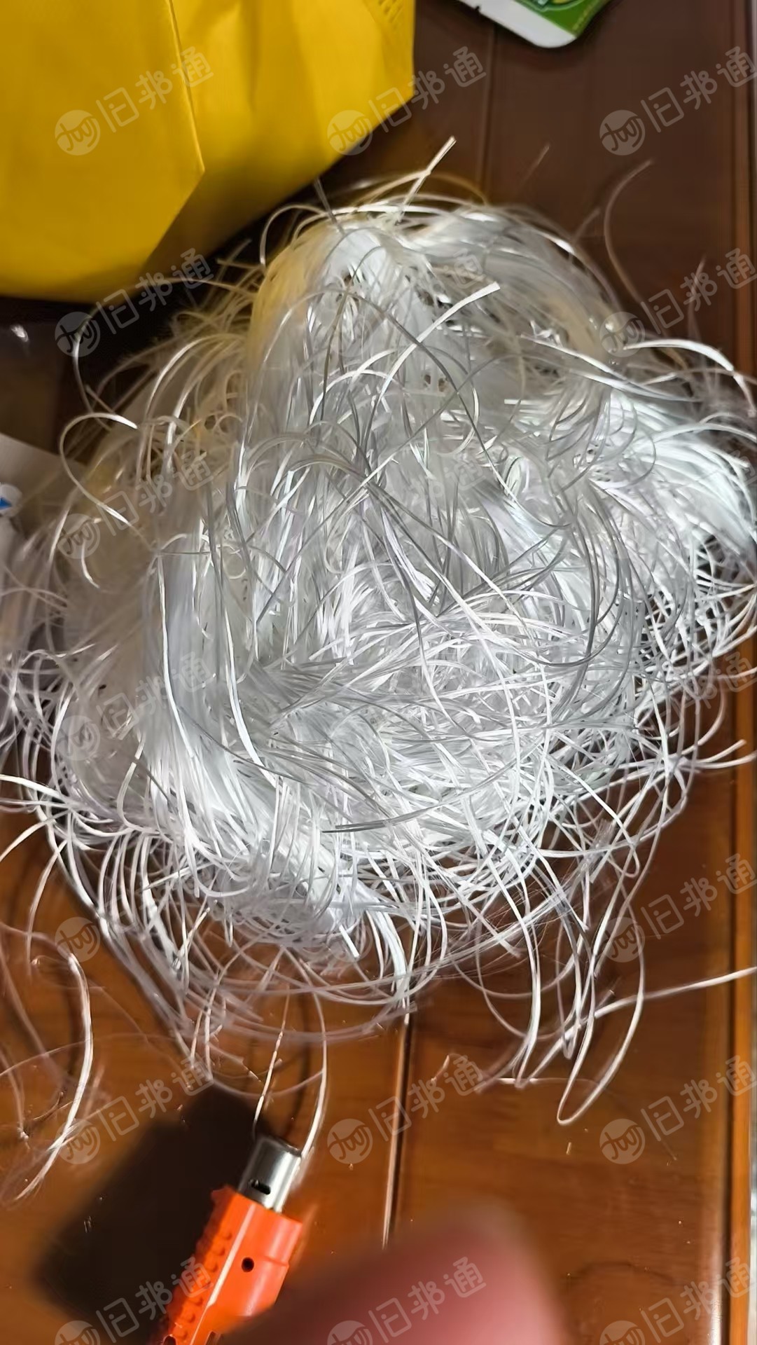 长期回收涤纶废丝,涤纶干丝,涤纶开刀丝,低弹丝,白丝,黑丝都做,做泡料用,要求干净无水分