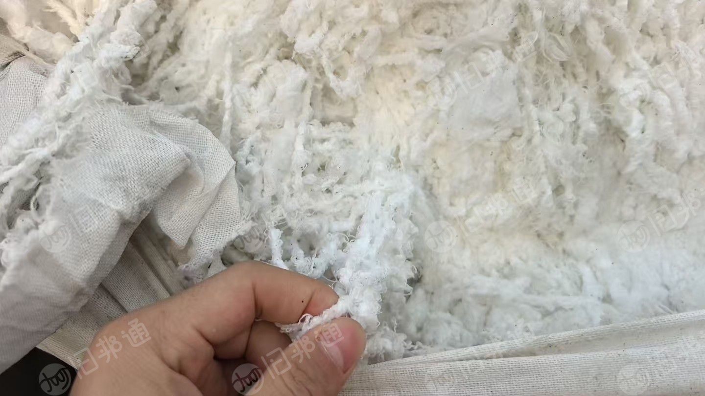 长期出售涤纶废丝，涤纶水丝，织布厂下来的，脱水6分钟，含水十几到二十左右，还有涤纶低弹丝，涤纶开刀丝