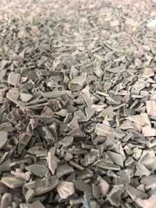 长期出售灰色共聚丙破碎料，无字奶白桶破碎料