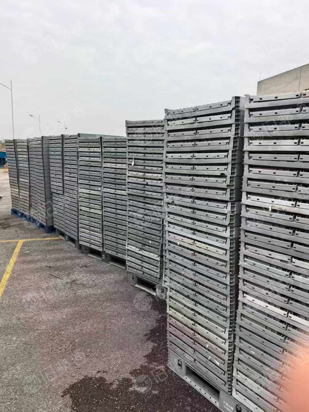 长期出售灰色共聚丙破碎料，无字奶白桶破碎料