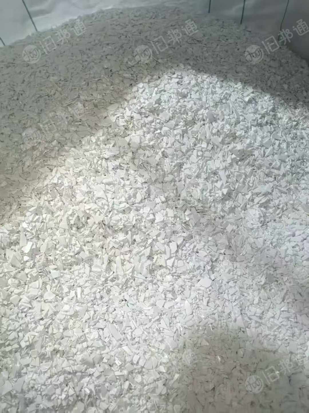 长期出售灰色共聚丙破碎料，无字奶白桶破碎料