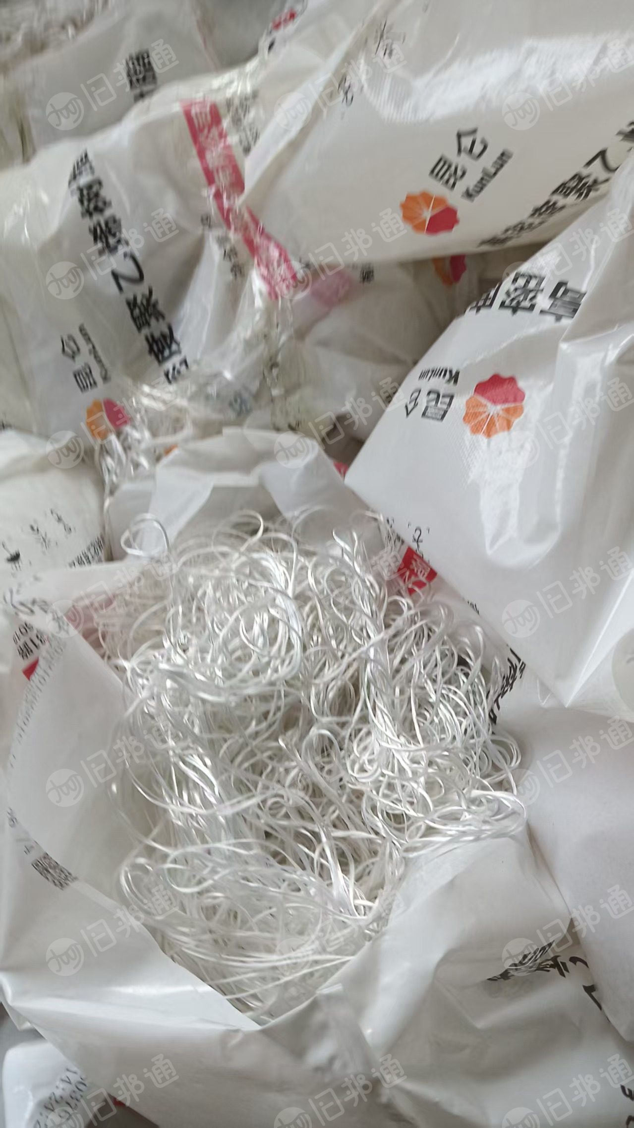 长期出售高压管外面用剩下来的涤纶废丝，涤纶干丝，涤纶丝，现货有三四吨，货在安徽蚌埠