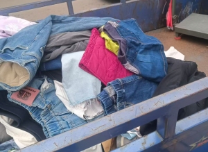 长期出售旧衣服统货，通货，县城货，月供十吨左右，货在山西临汾