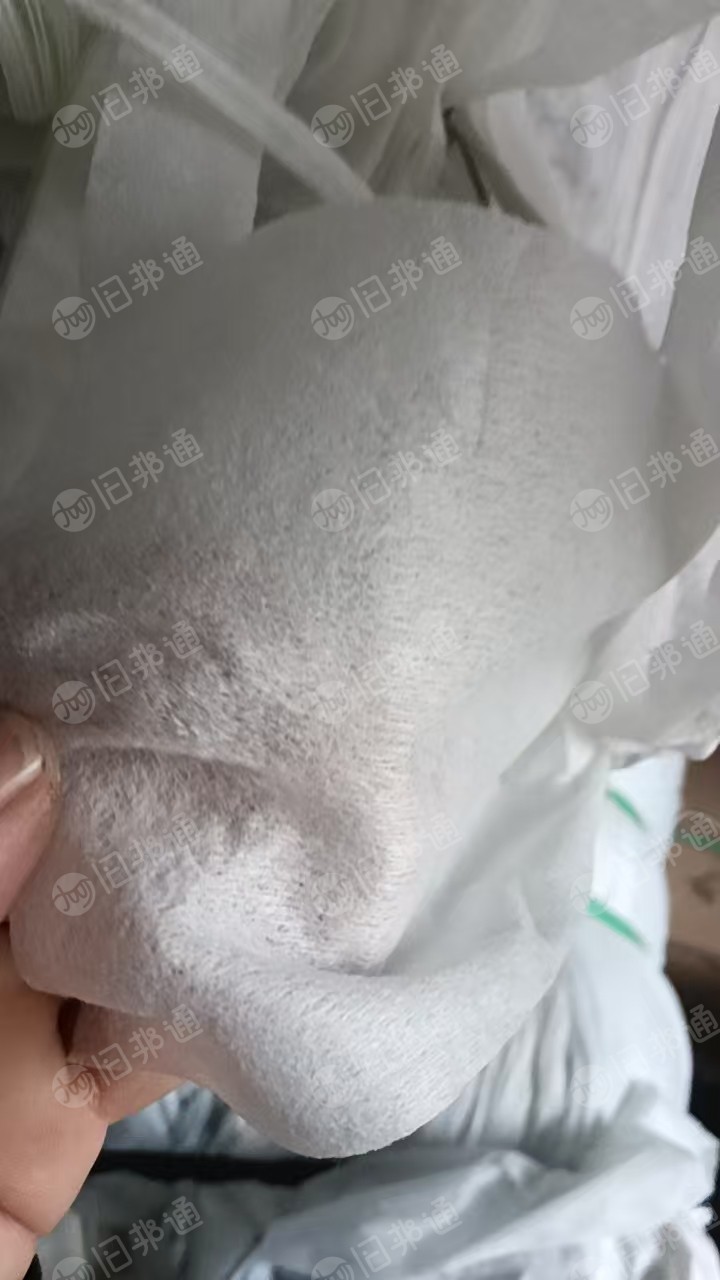 出售涤纶水刺无纺布，无纺布开花料，现货有十来吨，货在江苏常州