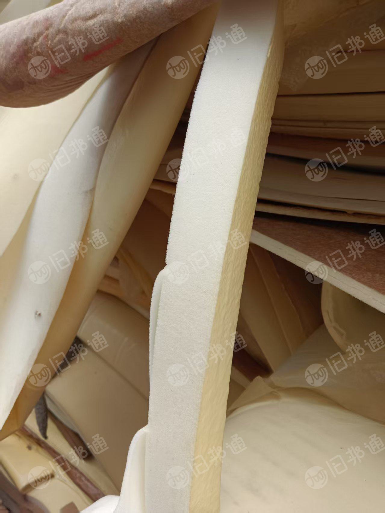 出售坐垫边角料，海绵边角料，废海绵，现货有9.6米高栏一车，货在山东泰安