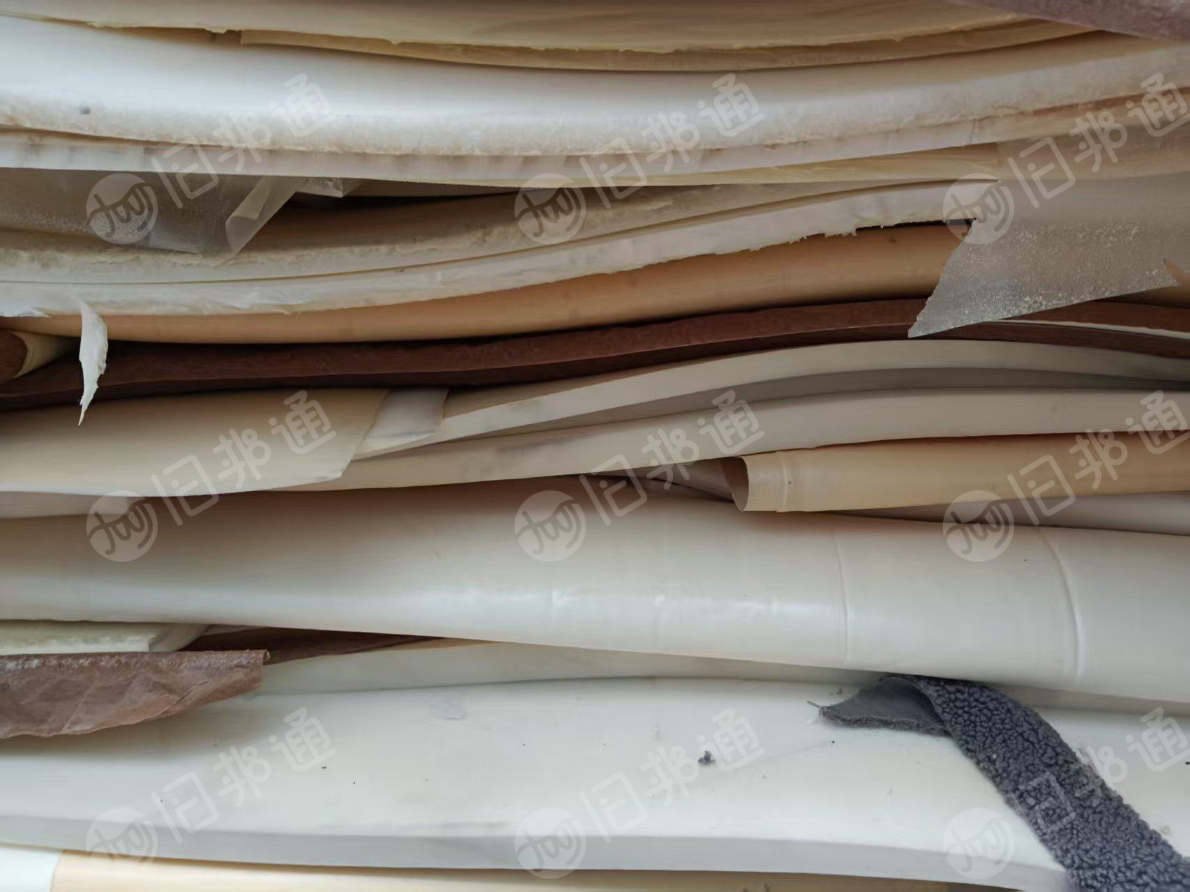 出售坐垫边角料，海绵边角料，废海绵，现货有9.6米高栏一车，货在山东泰安