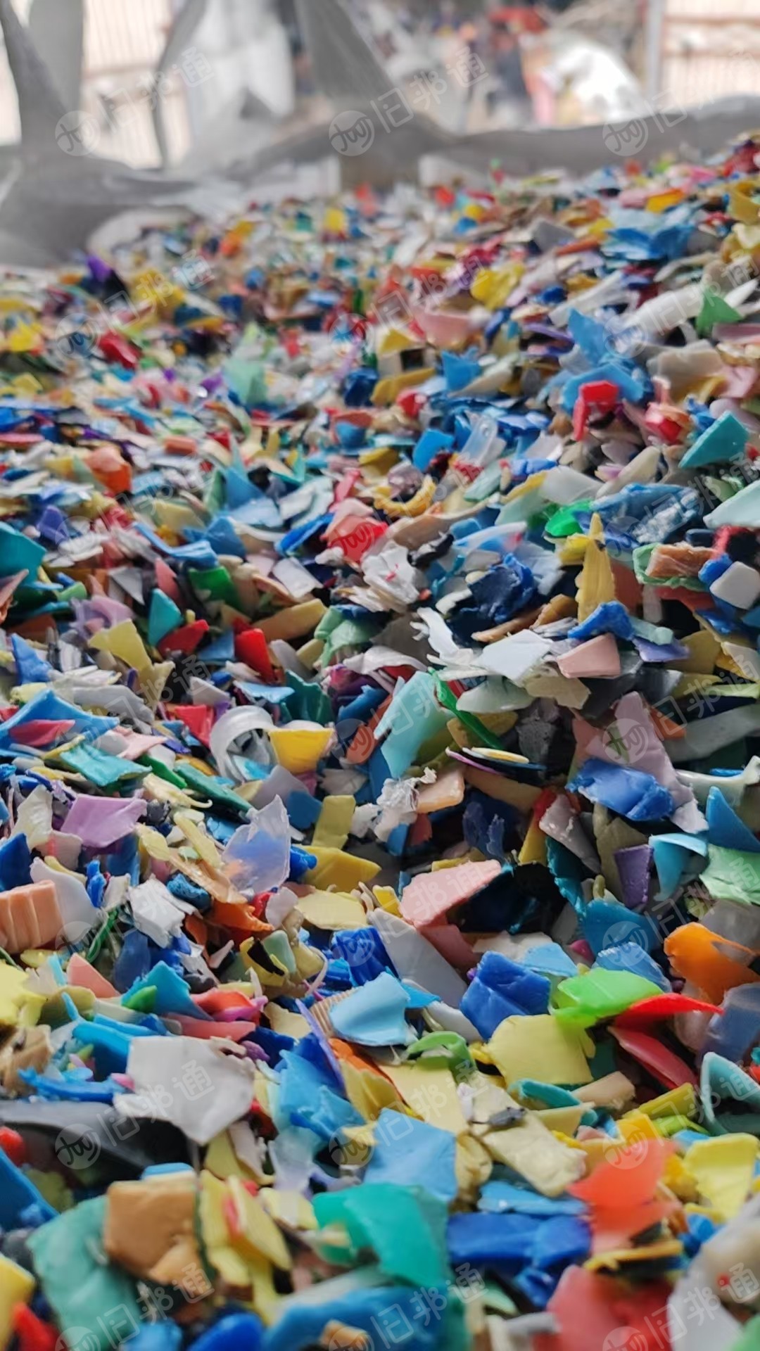 出售PE小白乙破碎料，花乙破碎料，都是水破的，长期有货