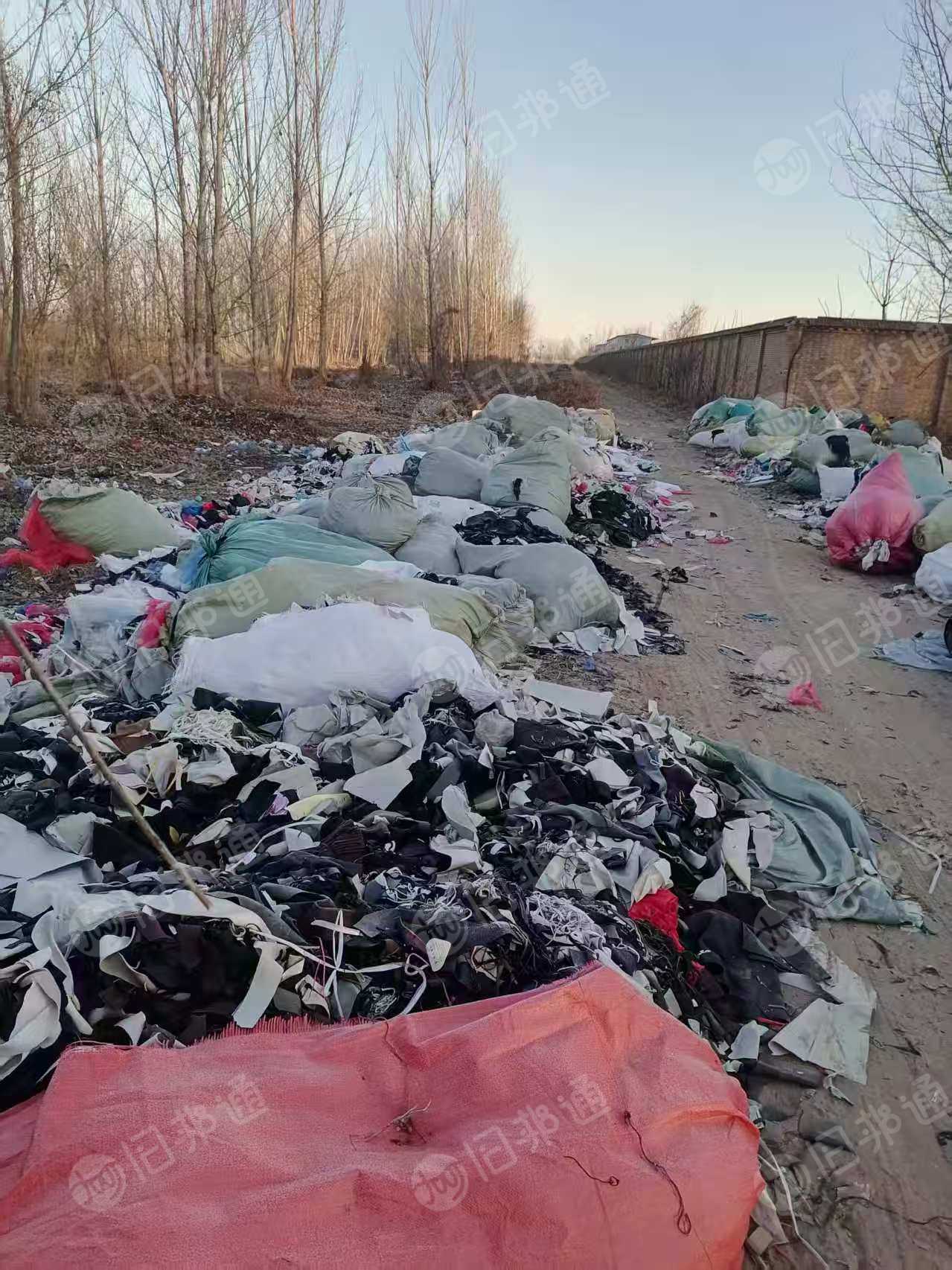 长期出售服装厂产生的碎布，废布，边角料