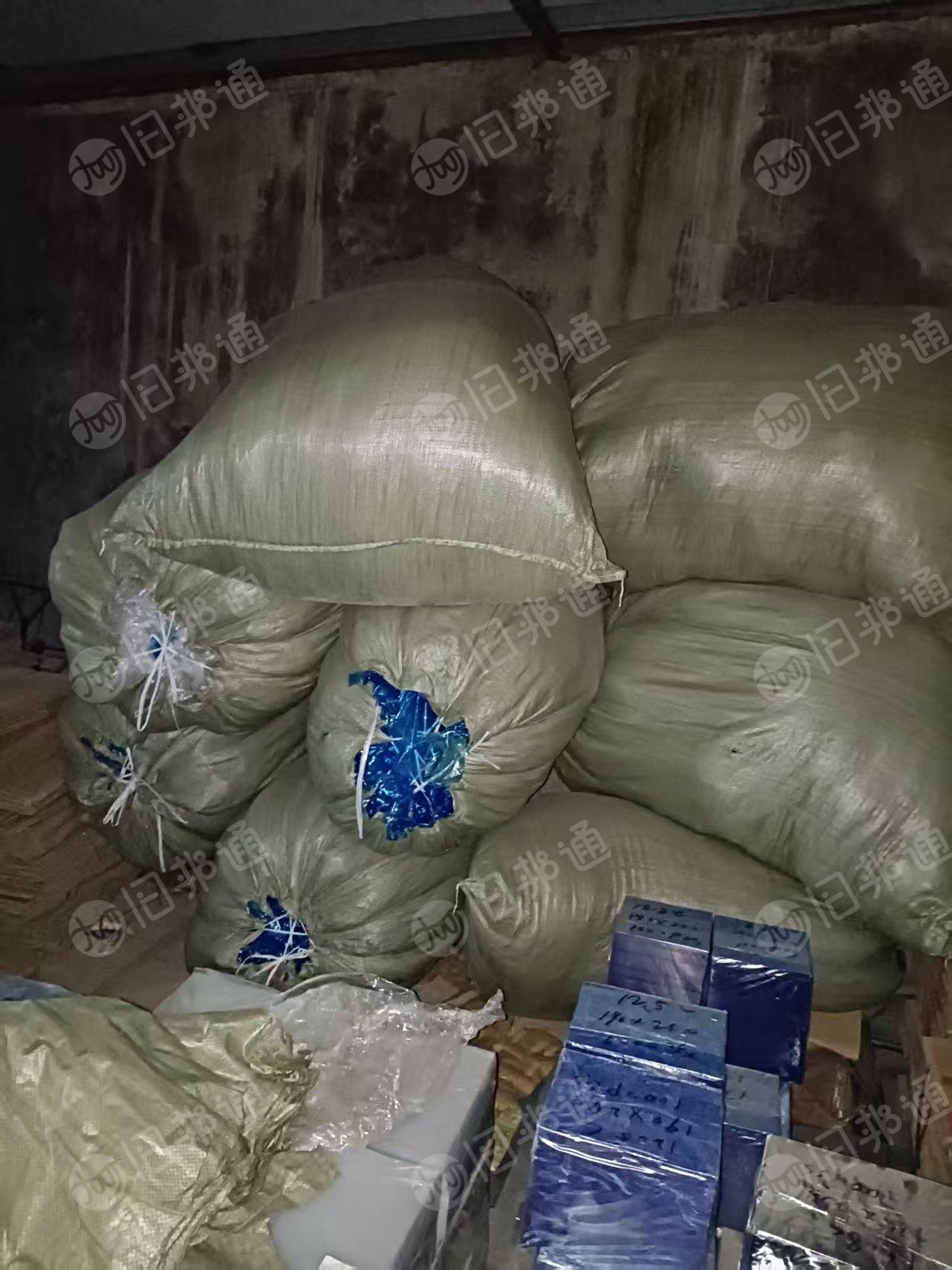 出售PET和PC产品撕下来的保护膜废料，不带胶