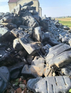 长期求购PE油箱废料，汽车油箱毛料