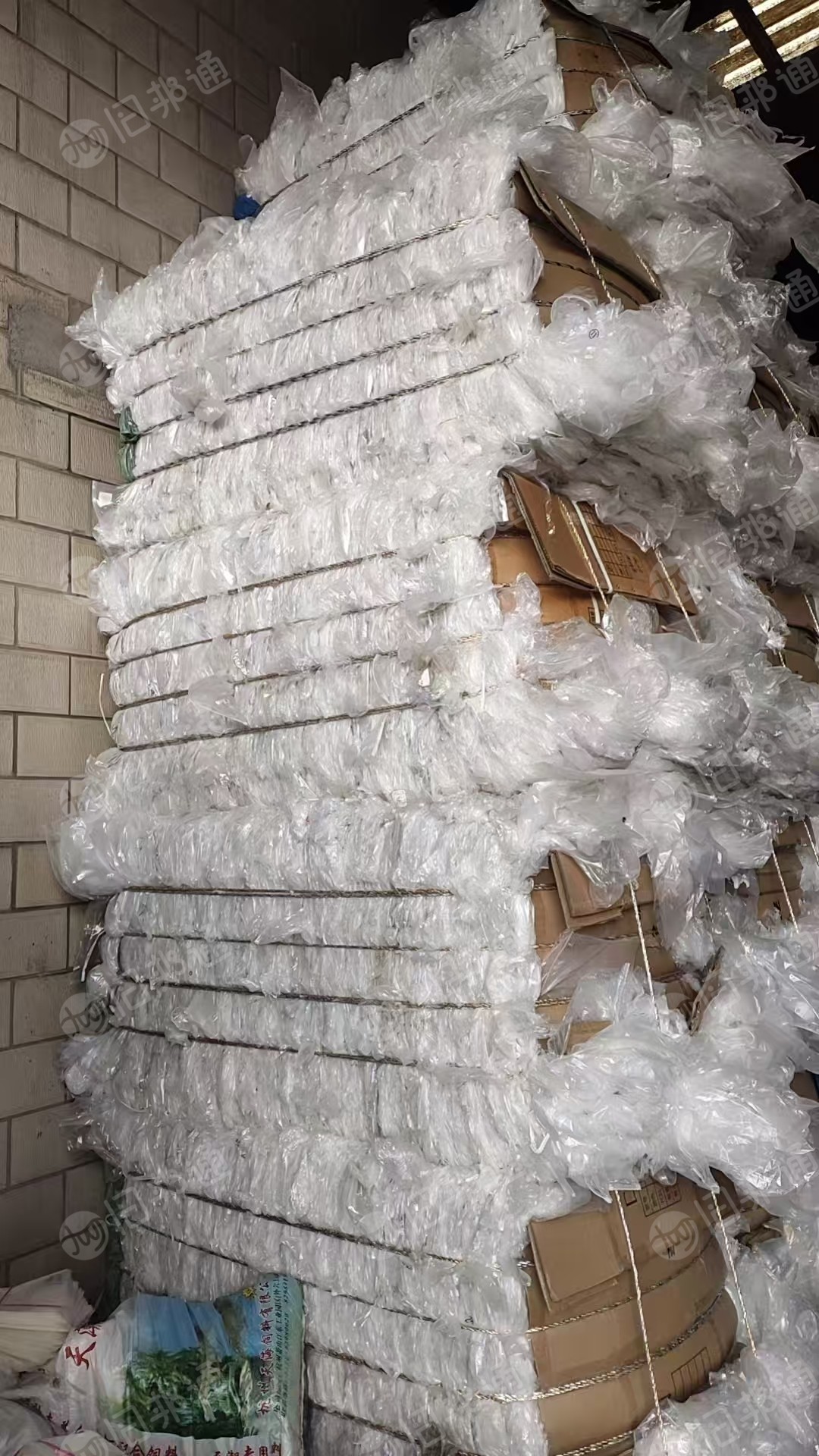 长期出售一级干造平板高压膜，现货 2 挂车