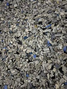 出售燃气表外壳破碎料，abs破碎料，灰白色，冲击9个，月供60吨