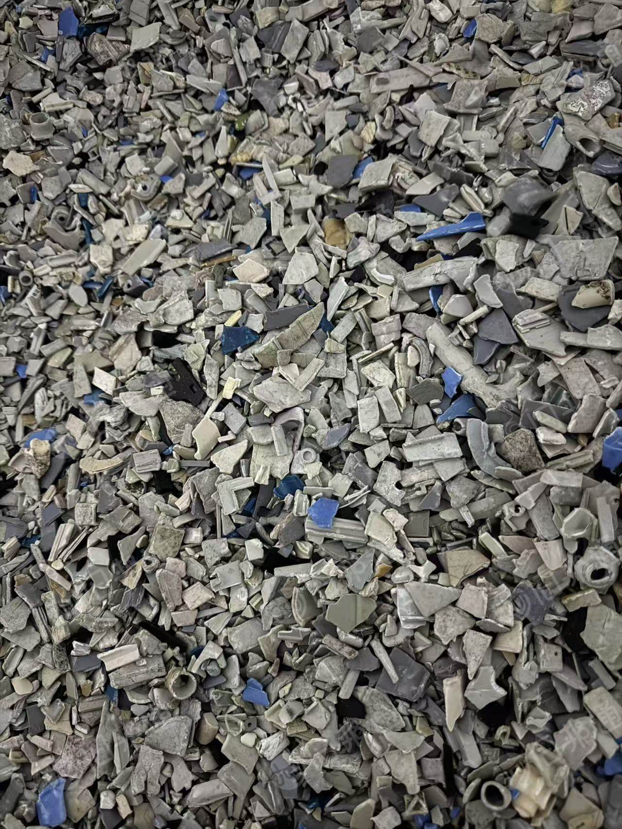 出售燃气表外壳破碎料，abs破碎料，灰白色，冲击9个，月供60吨