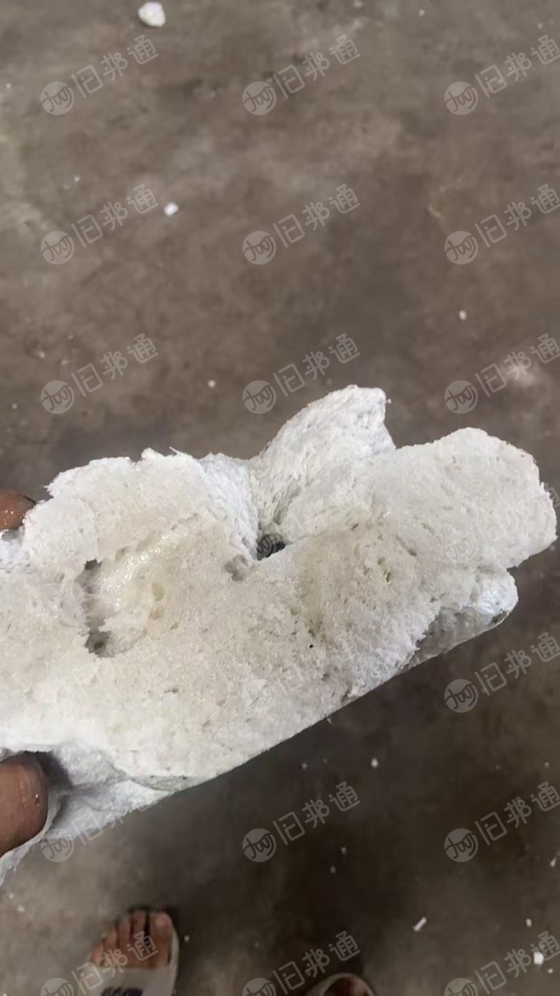 出售EPS热熔块，社会料里面有能做茶透的，现货9吨多