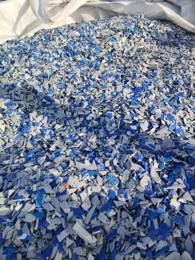 出售PE钢卷皮破碎料，长期有货