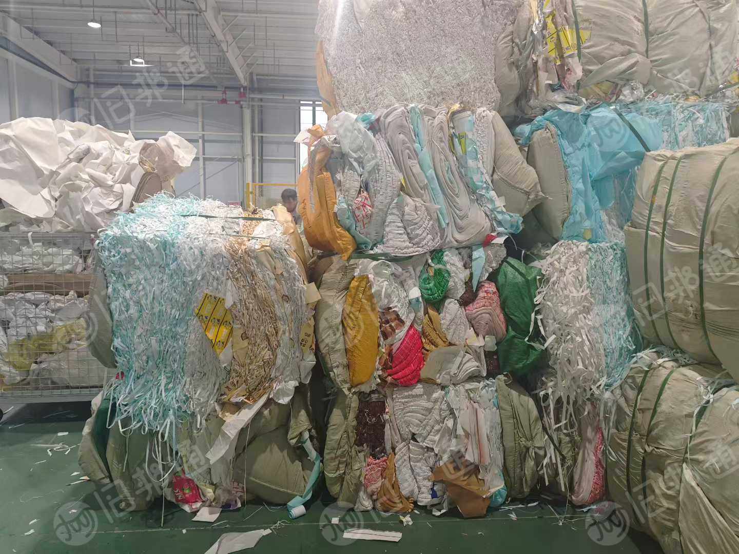 出售废不干胶纸压包料