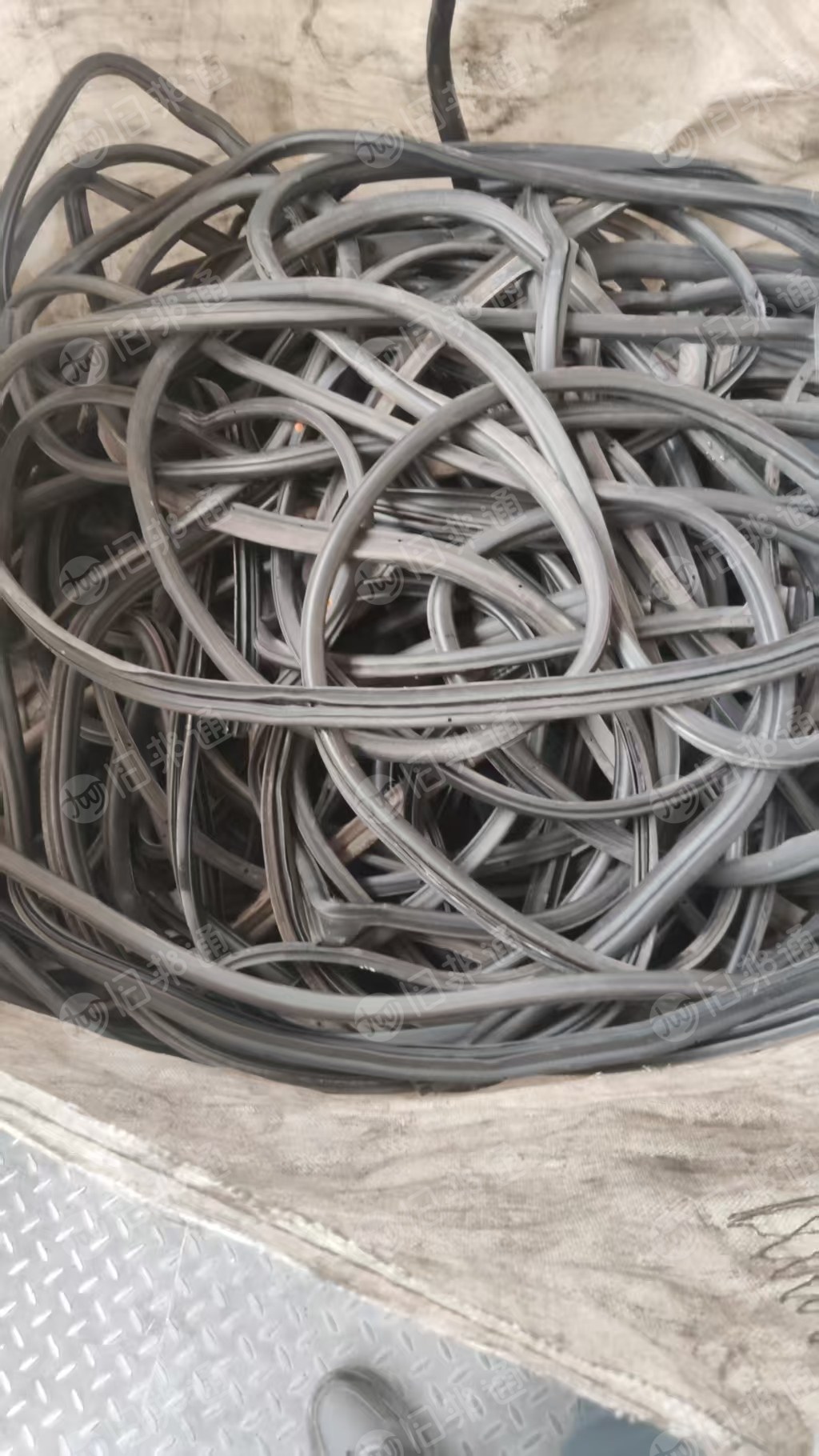 出售汽车车门的橡胶密封条