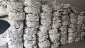 出售EPS热熔块，社会料厂货混合的，月供20多吨