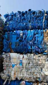 出售废旧蓝桶压块，现货10吨
