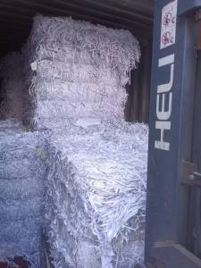 本厂长期采购pe黄白淋膜纸，pe淋膜边条