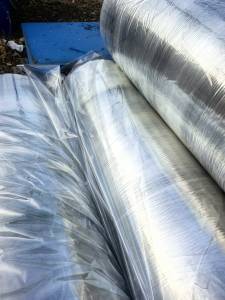 出售PET卷筒膜，表面有残留物，是一种反光颜料，月供15吨