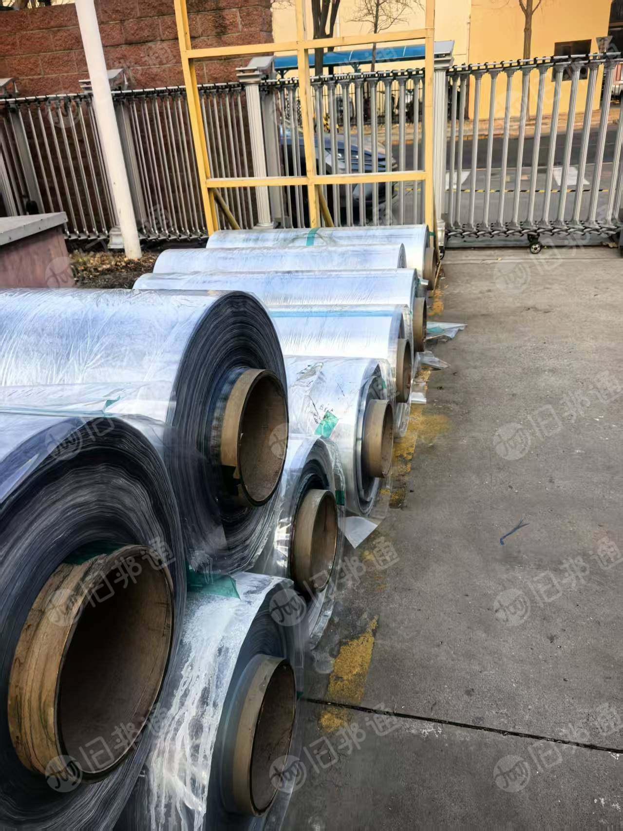 出售PET卷筒膜，表面有残留物，是一种反光颜料，月供15吨