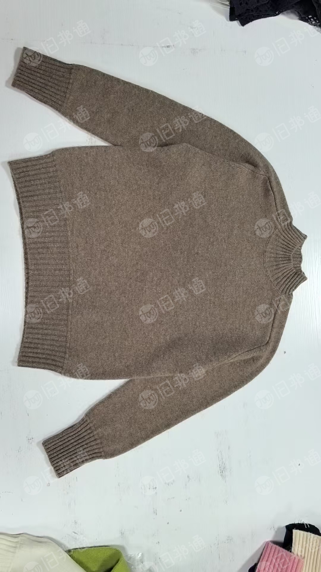 出售一批库存羊毛毛衣，纯羊毛，克重330左右，现货25000件，在河北邢台