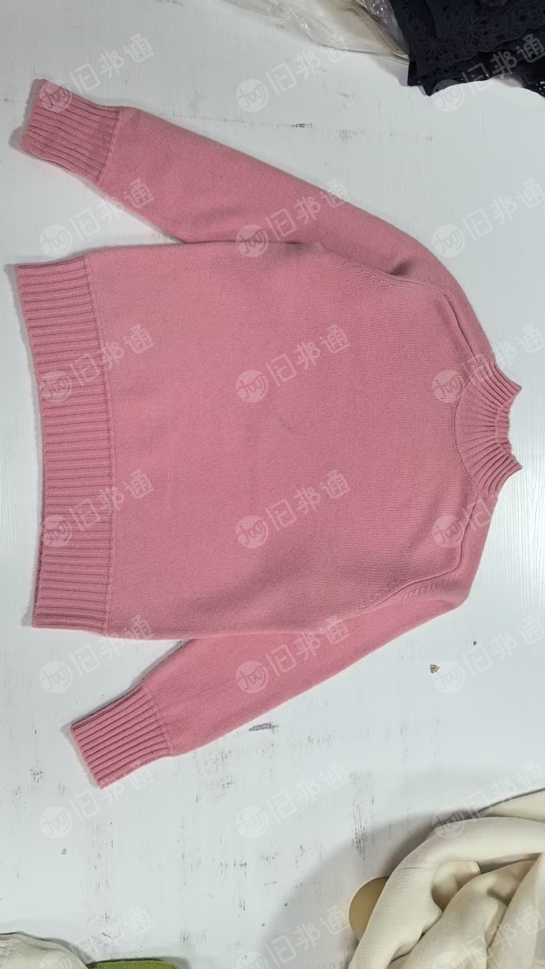 出售一批库存羊毛毛衣，纯羊毛，克重330左右，现货25000件，在河北邢台