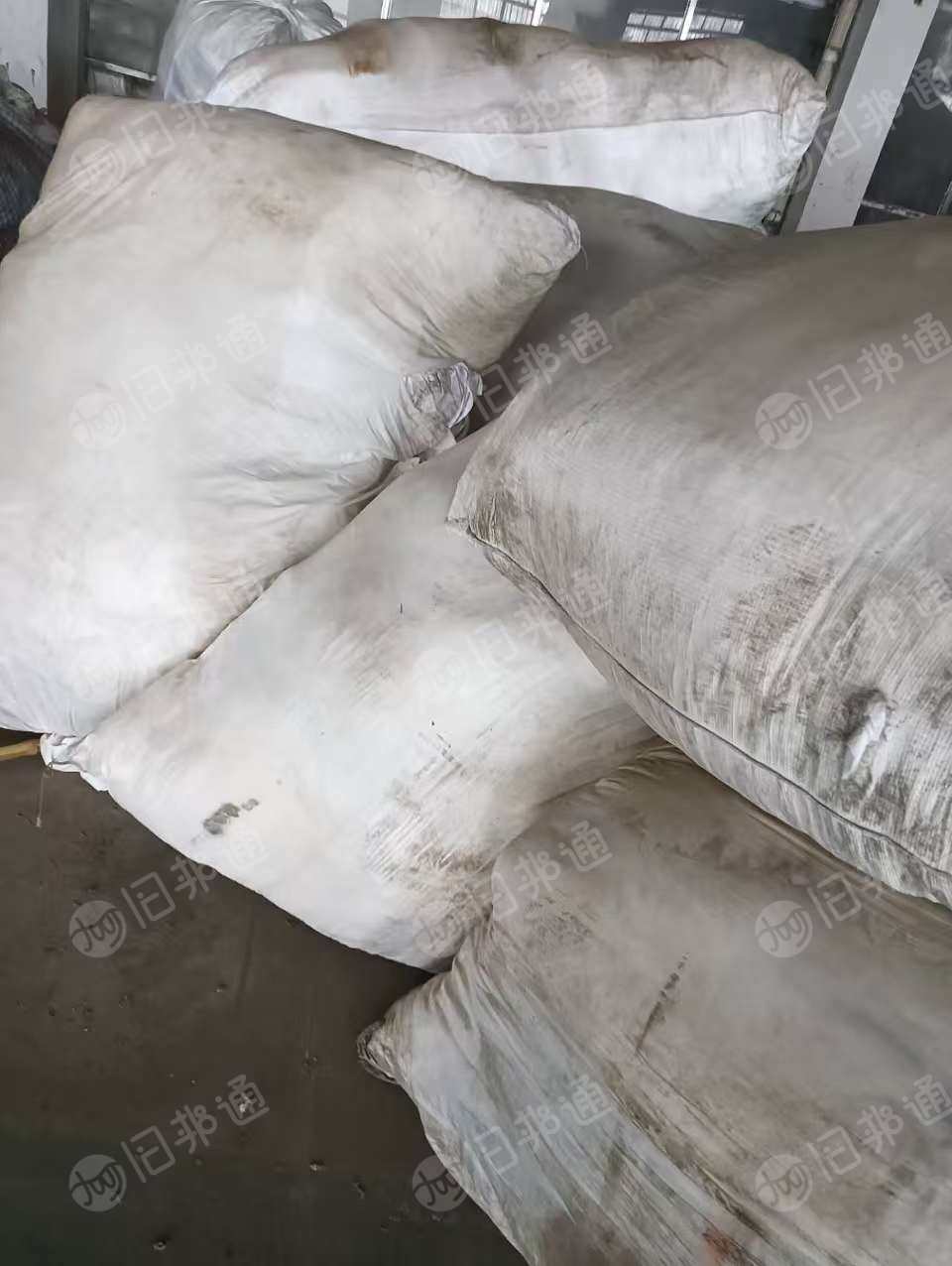 印花厂长期出售废布，大布块，有几米到几十米长的，白胚和印花错版的都有，现货共有7吨左右