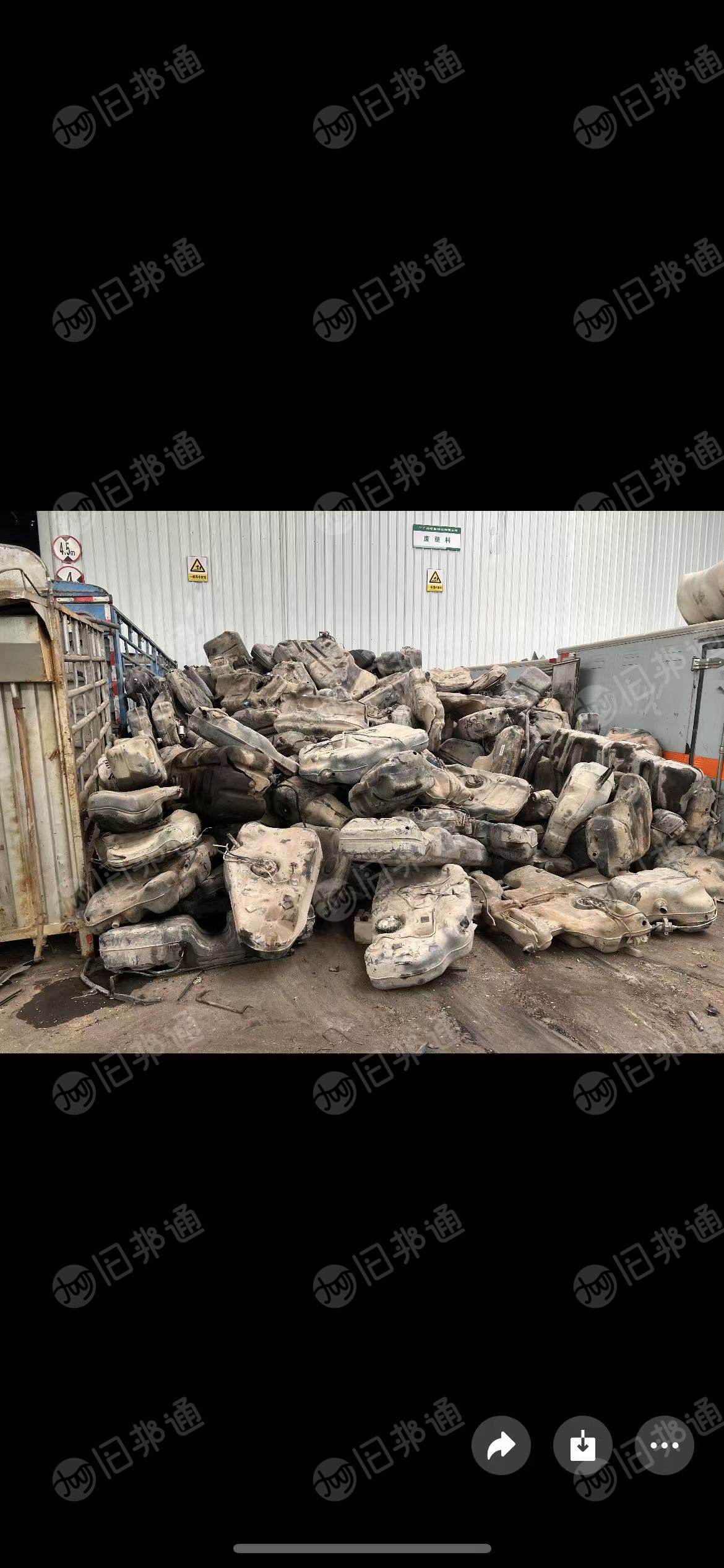 出售PE油箱毛料，带油泵的，长期有货