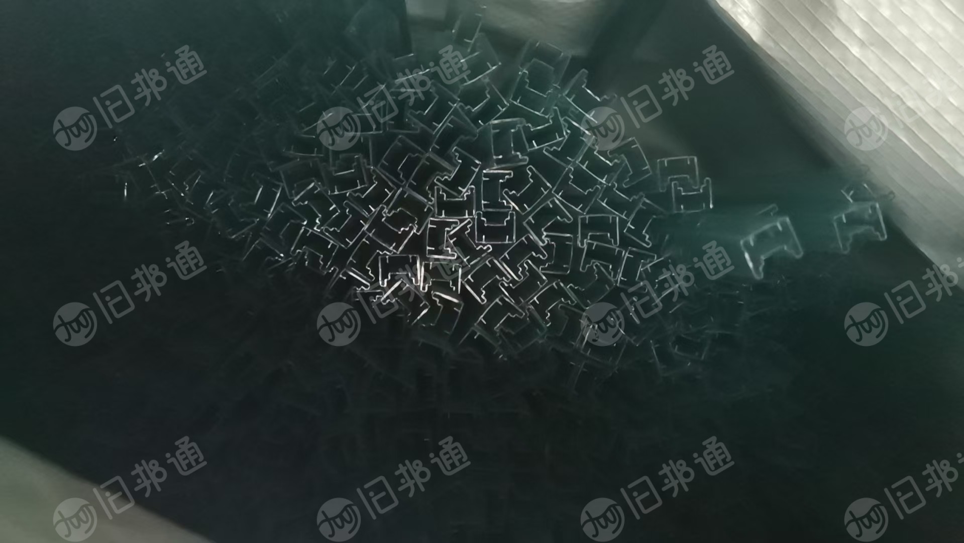 出售PVC电子管毛料， 干净胶的，现货20吨