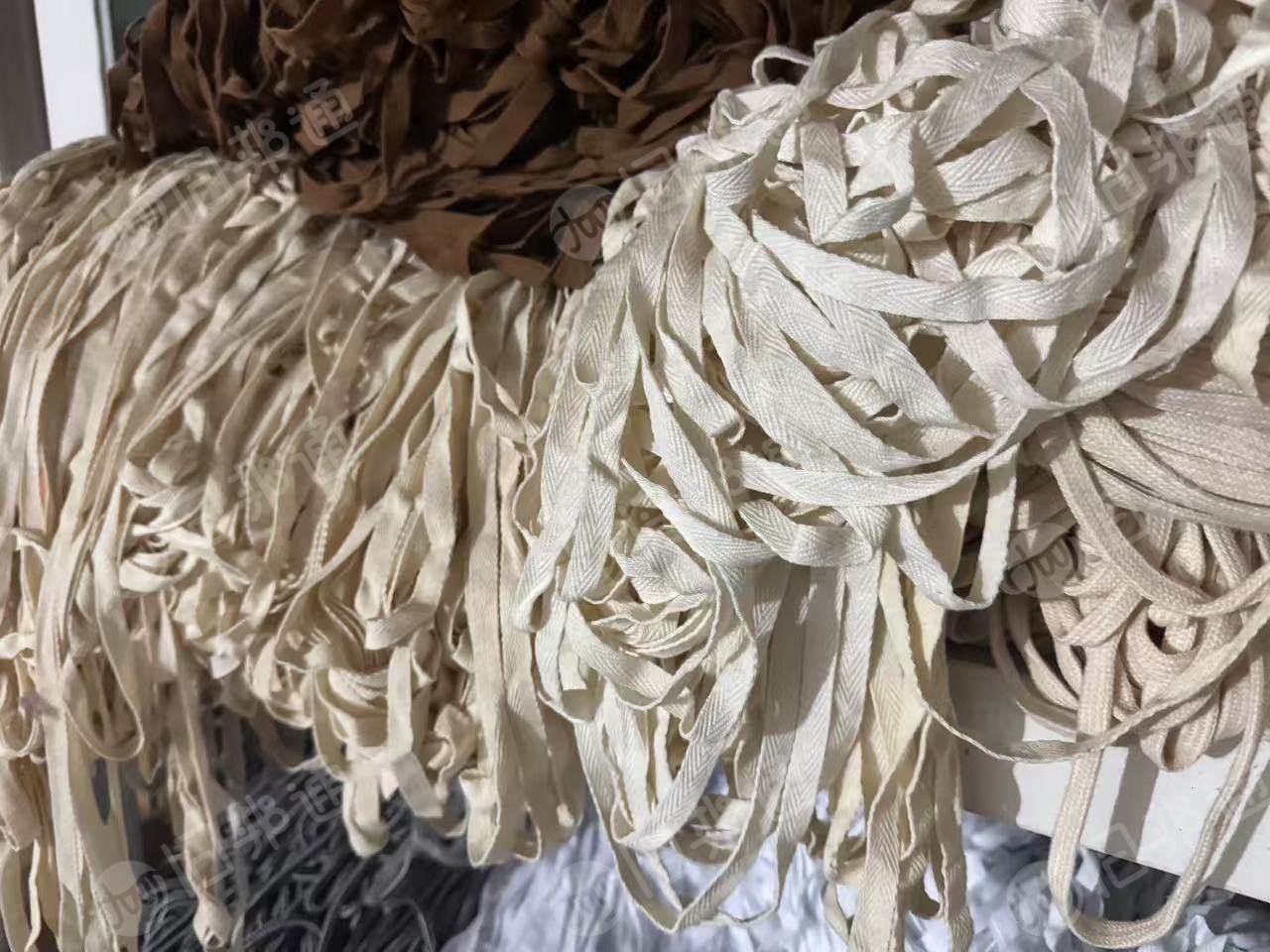 长期出售涤纶织带，废织带，打绳料，大多数都是纯涤的，现货五六吨