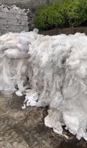 出售PE膜废料，高压膜废料