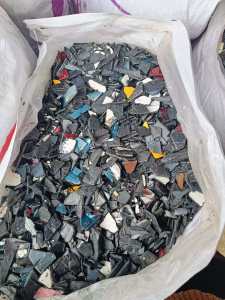 出售PP保险杠破碎料，汽车内饰破碎料，清洗除铁甩干，现货80吨