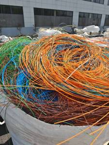 出售光纤厂下来的尾料，现货10吨左右