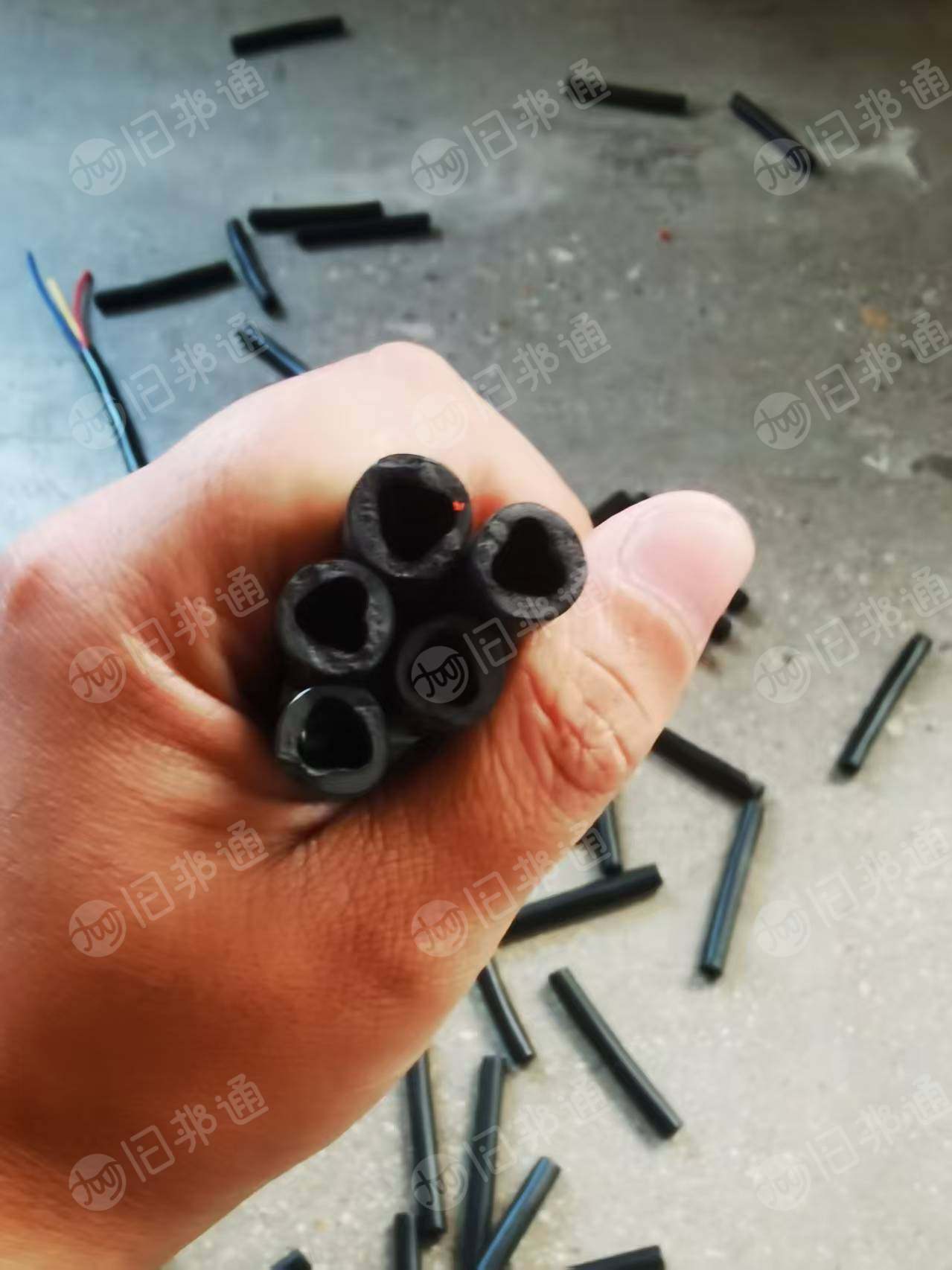 出售PVC水口料，PVC线皮废料，现货18吨