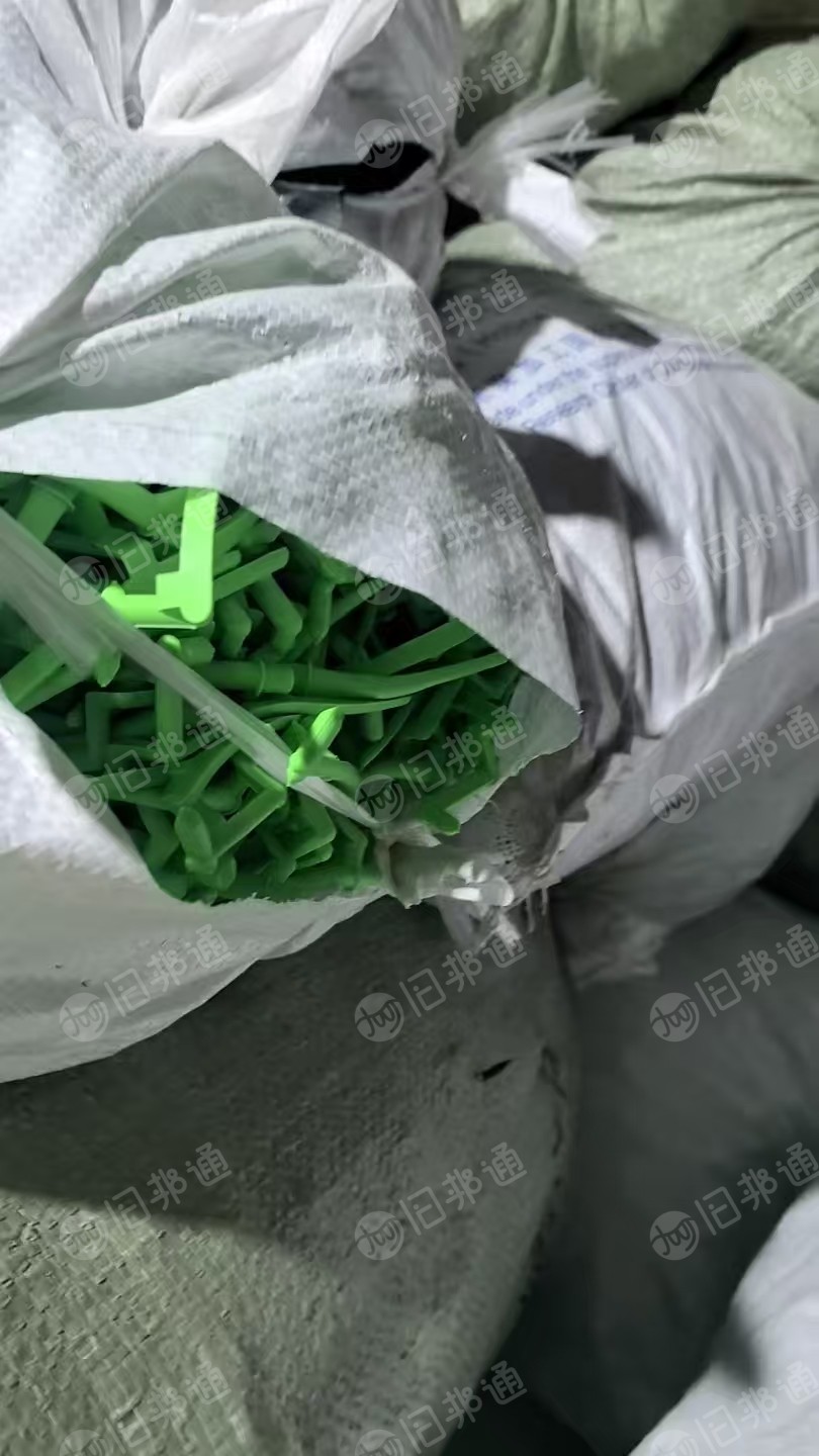 出售PVC水口料，PVC线皮废料，现货18吨