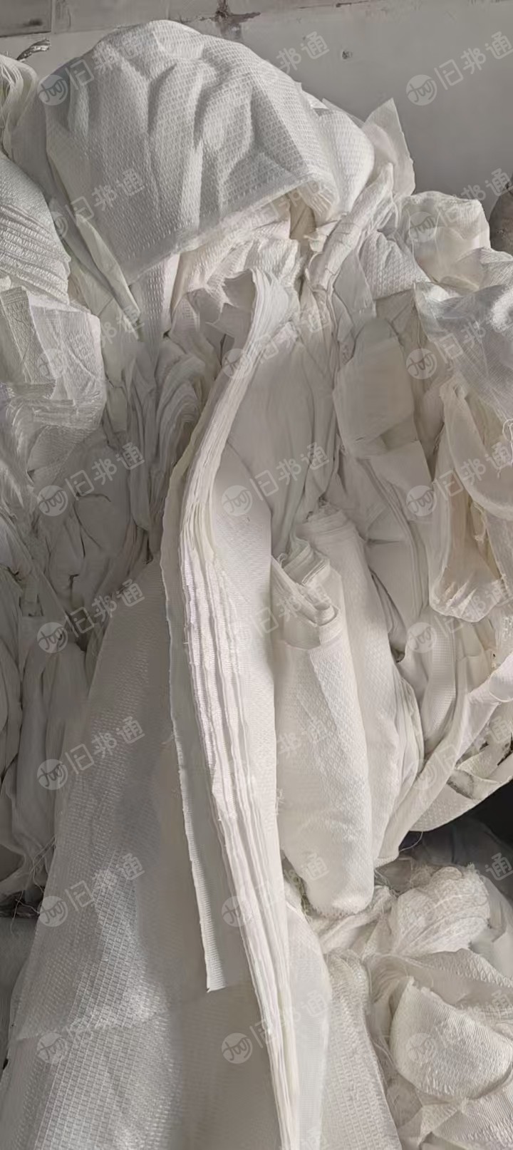 长期出售锦氨废布，锦纶含85%，床垫厂下来的，现货有十几吨，在浙江绍兴