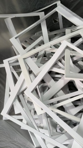 出售EVA边角料，其中一面带胶，长期有货