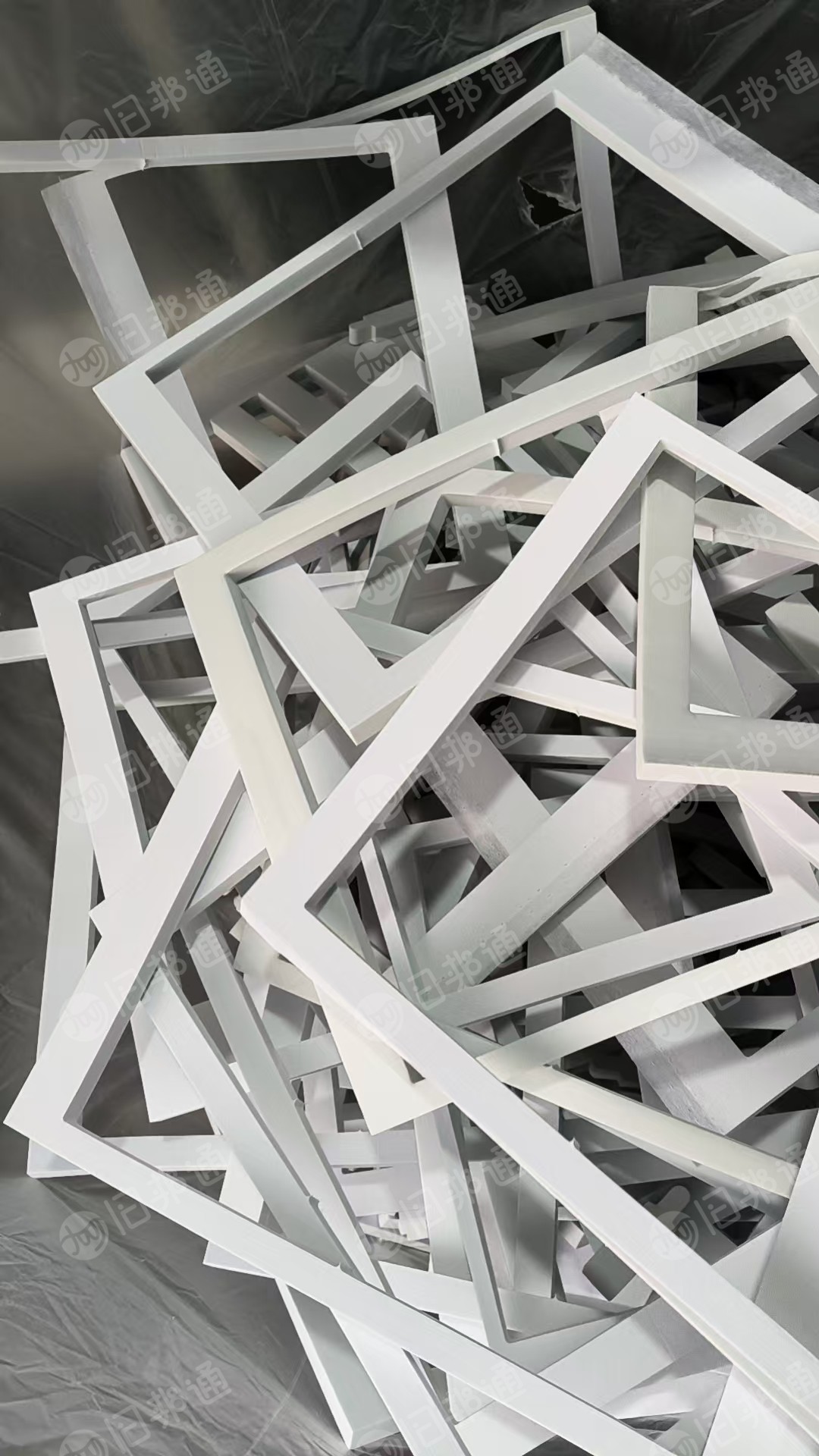 出售EVA边角料，其中一面带胶，长期有货