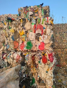 长期出售pp涂料桶压块，pp花桶压块，现货10多吨左右