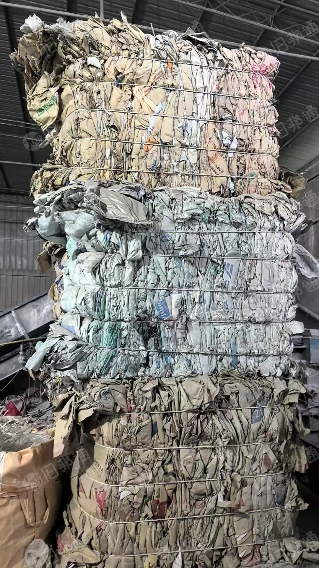 出售废牛皮纸塑袋压块