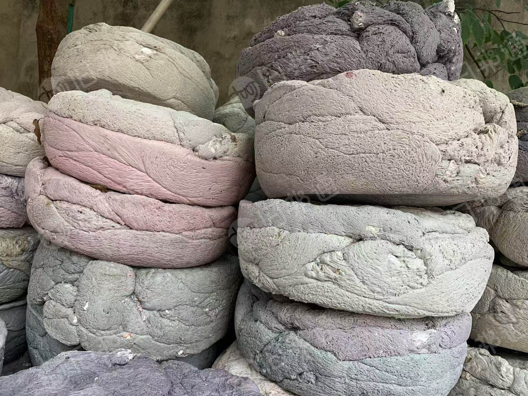 出售KT板热熔块，现货20吨左右