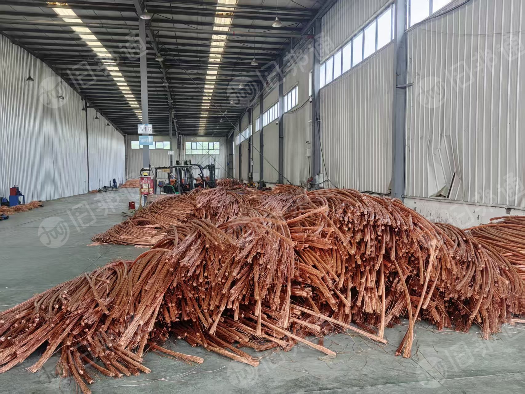 出售缆粗铜，海缆线剥出来的废铜，月供3-4千吨，带票出