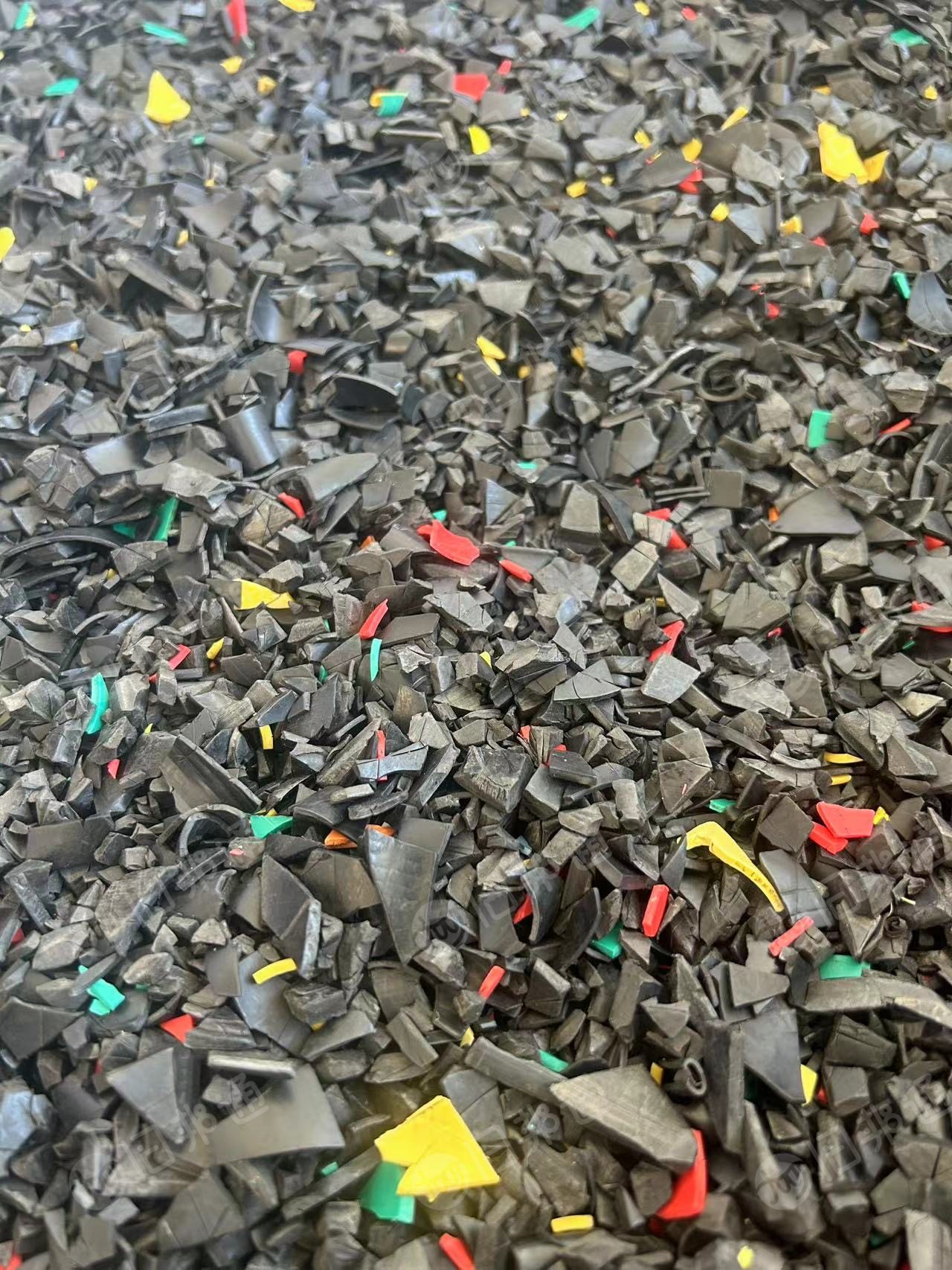 长期出售高密度PVC电缆皮破碎料