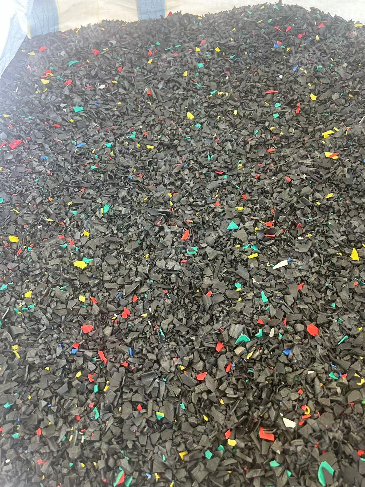 长期出售高密度PVC电缆皮破碎料