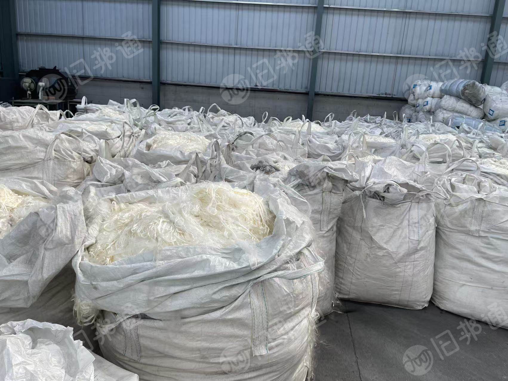 长期出售厂下来的聚丙烯晴纶长丝，熟丝不含水分，白色可开花用，现货150吨 货在吉林省吉林市